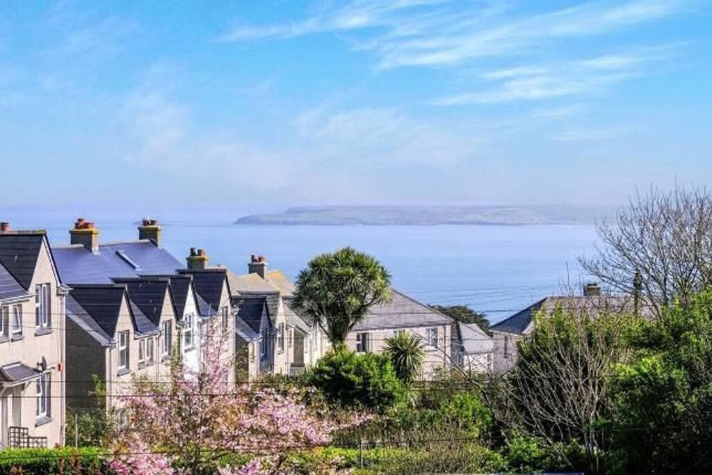 Sunrise! ~ 2 Bedrooms, Garden, Parking, Sea Views St. Ives Exterior photo