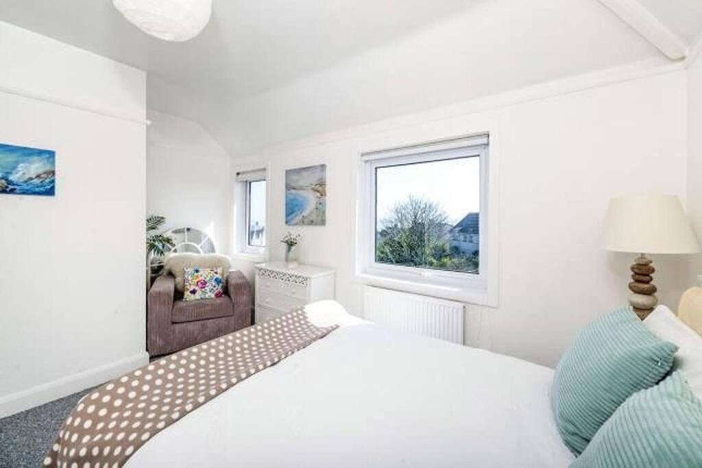 Sunrise! ~ 2 Bedrooms, Garden, Parking, Sea Views St. Ives Exterior photo
