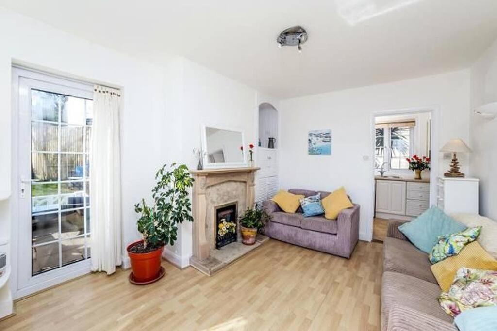 Sunrise! ~ 2 Bedrooms, Garden, Parking, Sea Views St. Ives Exterior photo