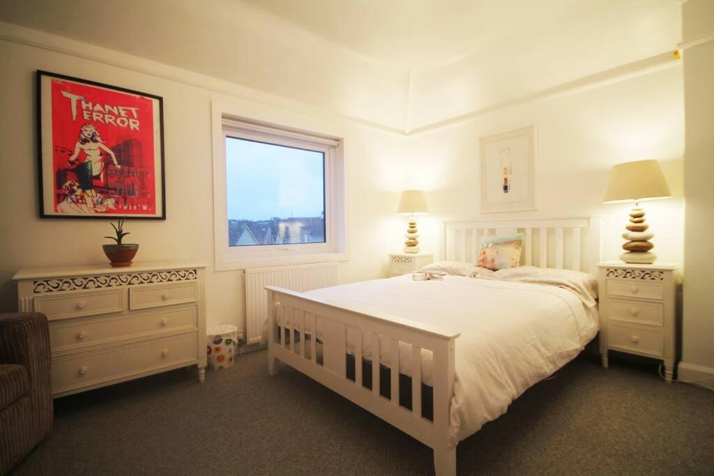 Sunrise! ~ 2 Bedrooms, Garden, Parking, Sea Views St. Ives Exterior photo