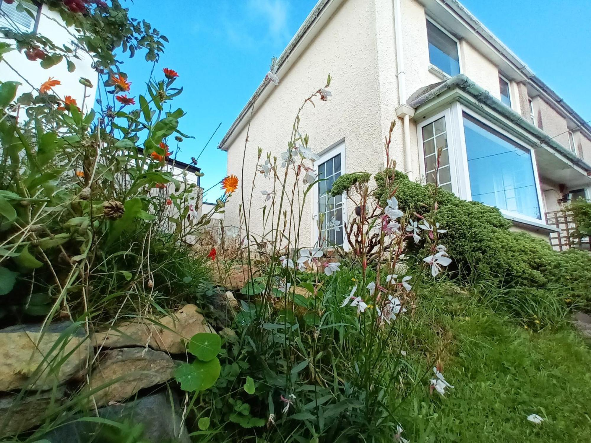 Sunrise! ~ 2 Bedrooms, Garden, Parking, Sea Views St. Ives Exterior photo